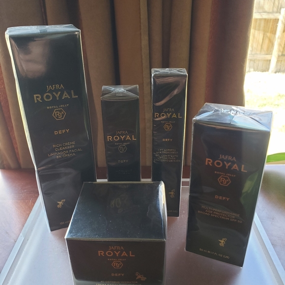 JAFRA Other - Jafra Defy Skincare Set